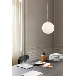 Nuura – Apiales 1 Large pendant, brushed brass and white opal glass