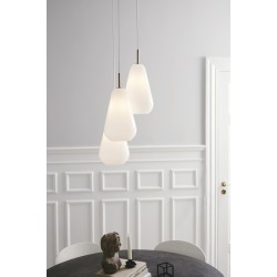 Nuura – Anoli 3 pendant, nordic gold and white opal glass