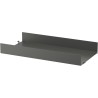 String Furniture – Metal shelf high edge 58x30cm, dark grey