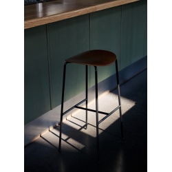 &Tradition – Pavilion AV38 bar stool, walnut and black