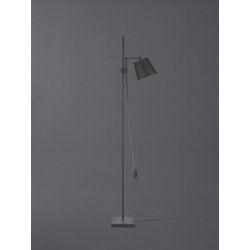 Karakter – Steel Lab floor lamp