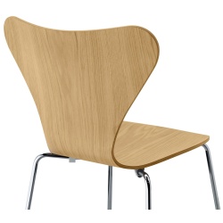 Chaise Serie 7 (n°3107) – Chêne vernis – Fritz Hansen