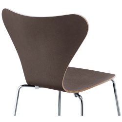 Chaise Serie 7 (n°3107) – Chêne teinté foncé – Fritz Hansen