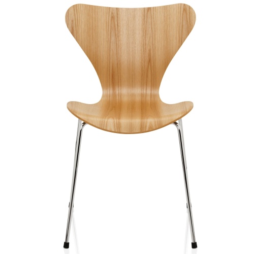 Series 7 chair (n°3107) – clear lacquered elm – Fritz Hansen