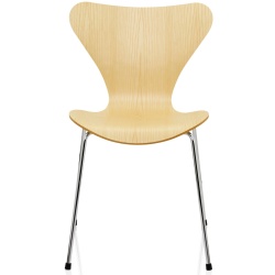 Series 7 chair (n°3107) – clear lacquered ash – Fritz Hansen