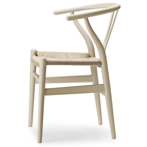 Carl Hansen & Søn – Chaise CH24 Soft Color Ilse Crawford, barley et corde de papier naturelle