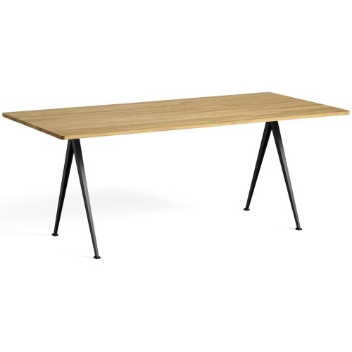 L300 - oiled oak - Pyramid table 2 - HAY