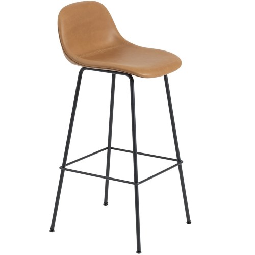 cuir Refine cognac / noir - tabouret bar Fiber - pieds tube avec dossier - Muuto