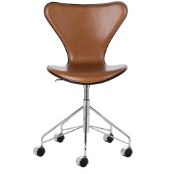 Grace walnut leather + black ash - 3117 - Fritz Hansen