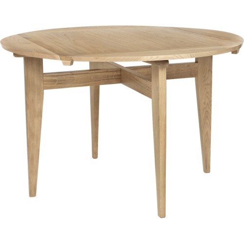 B-Table – Lacquered Oak - Gubi