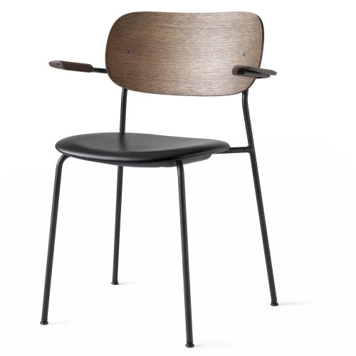 with armrests - Dakar leather 0842 / dark stained oak / black frame - Co chair - Audo Copenhagen