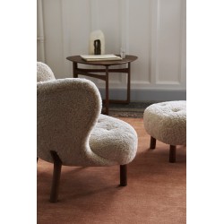 Little Petra pouf - Moonlight sheepskin + oiled walnut - &Tradition