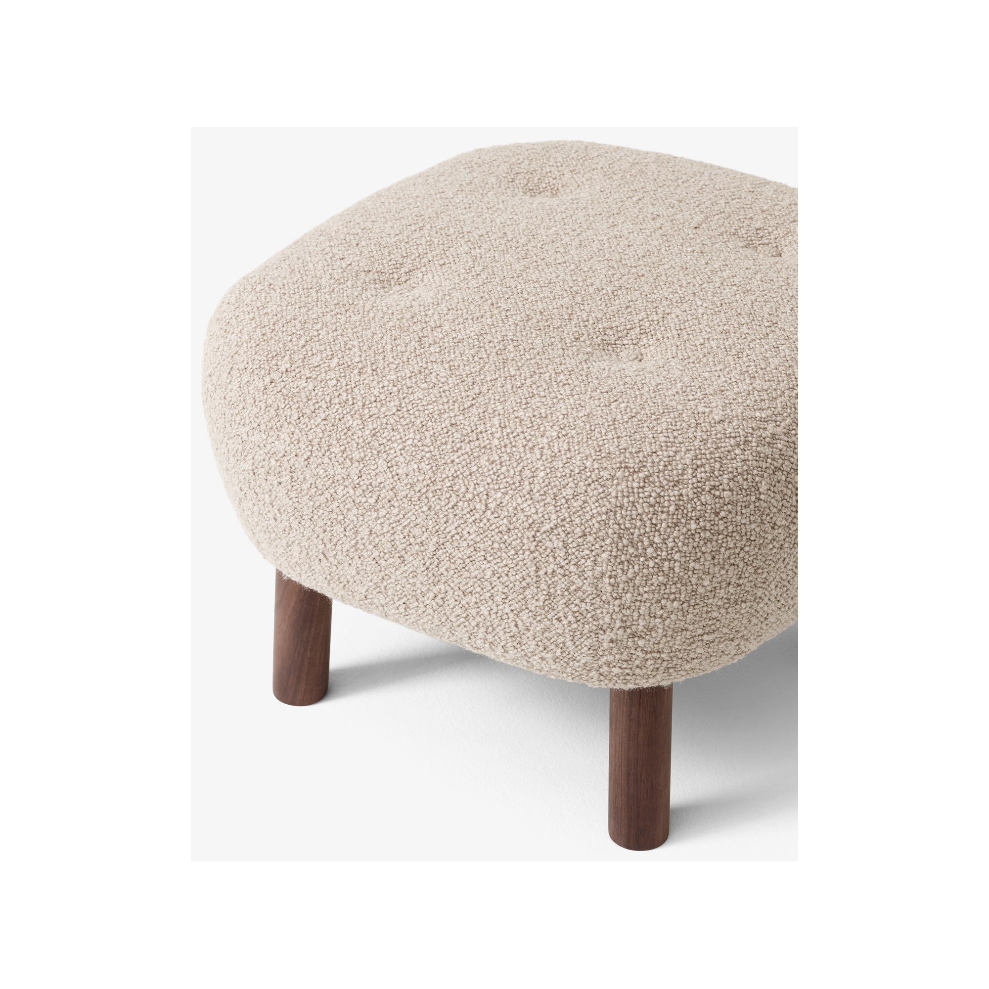 Little Petra pouf – Karakorum 003 + oiled Walnut - &Tradition