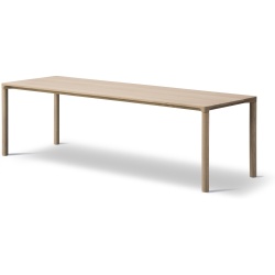 chêne vernis – 120 x 39 cm – table basse Piloti 6715 - Fredericia